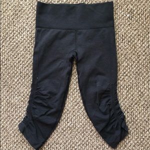 LULU LEMON CAPRIS!